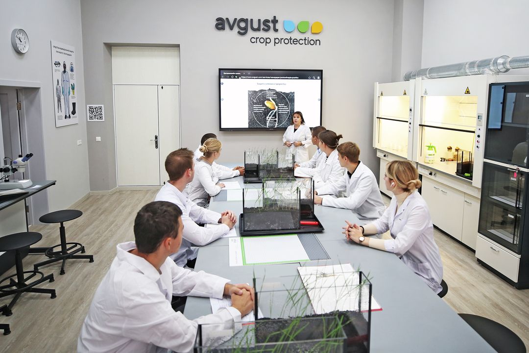 "Avqust" stgau üçün təlim və elmi laboratoriya təchiz etdi